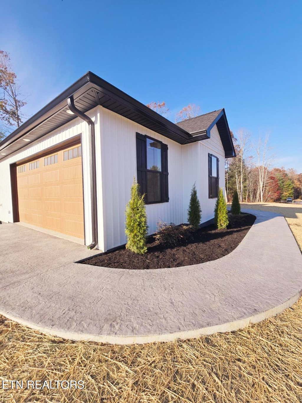 Photo of 738 Toomey Falls Rd, Oneida, TN 37841 (MLS # 1280912)
