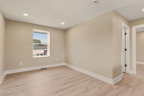 Tiny photo for 120 Marquette Rd, Oak Ridge, TN 37830 (MLS # 1336103)