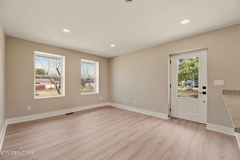 Tiny photo for 120 Marquette Rd, Oak Ridge, TN 37830 (MLS # 1336103)