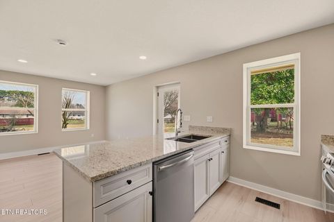 Tiny photo for 120 Marquette Rd, Oak Ridge, TN 37830 (MLS # 1336103)