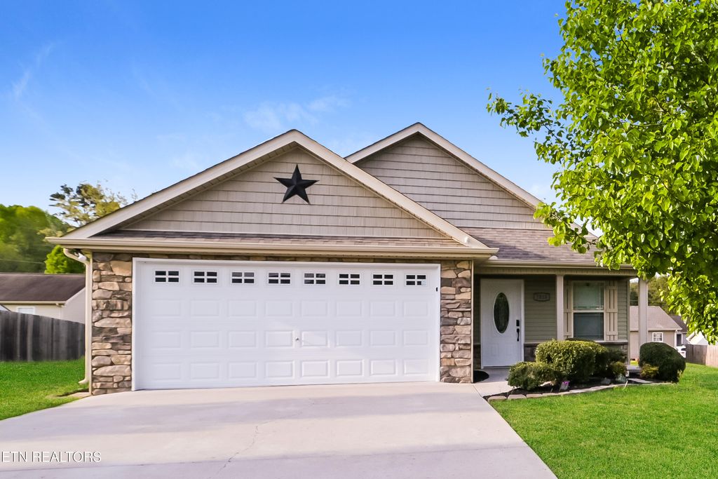 Photo of 7818 Stonewood Creek Drive, Corryton, TN 37721 (MLS # 1290878)