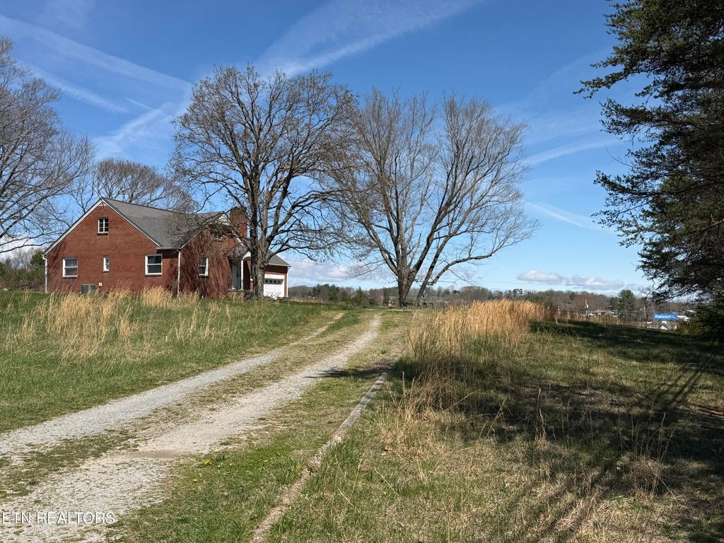 Photo of 510 S Broad St, New Tazewell, TN 37825 (MLS # 1333934)