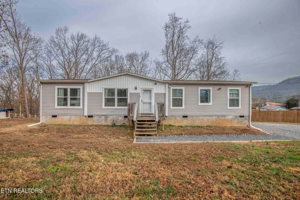 Photo of 2744 Maplecrest Lane, Sevierville, TN 37876 (MLS # 1326030)