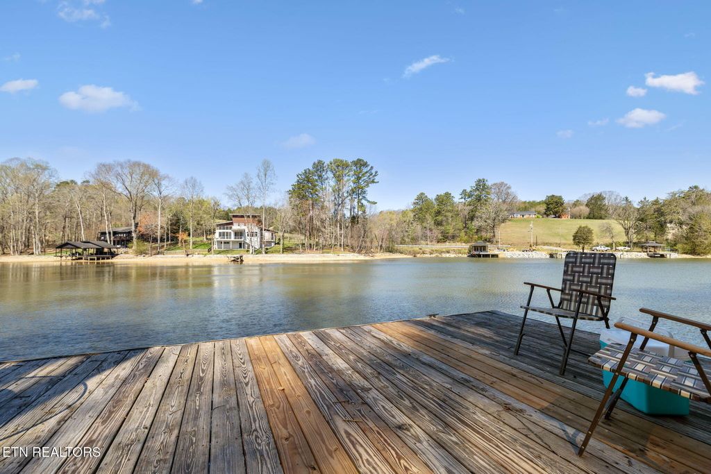 Photo of 3798 Lakeland Drive, Lenoir City, TN 37772 (MLS # 1331431)