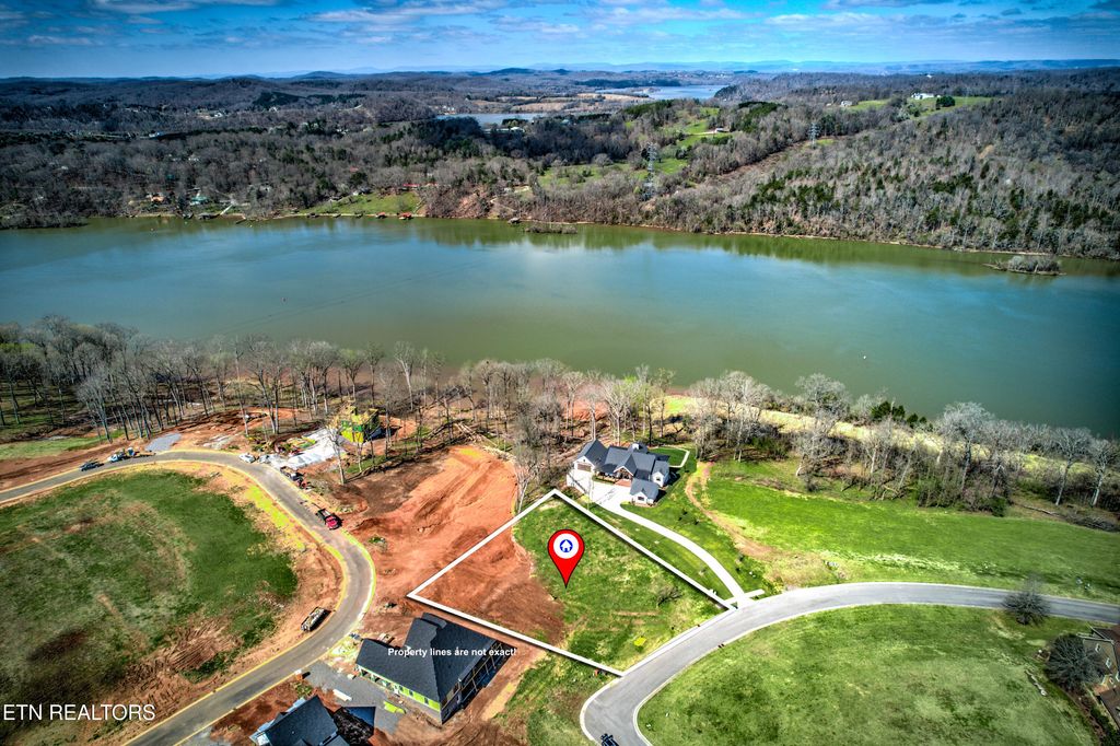 Photo of 133 River Bank Tr, Loudon, TN 37774 (MLS # 1325366)