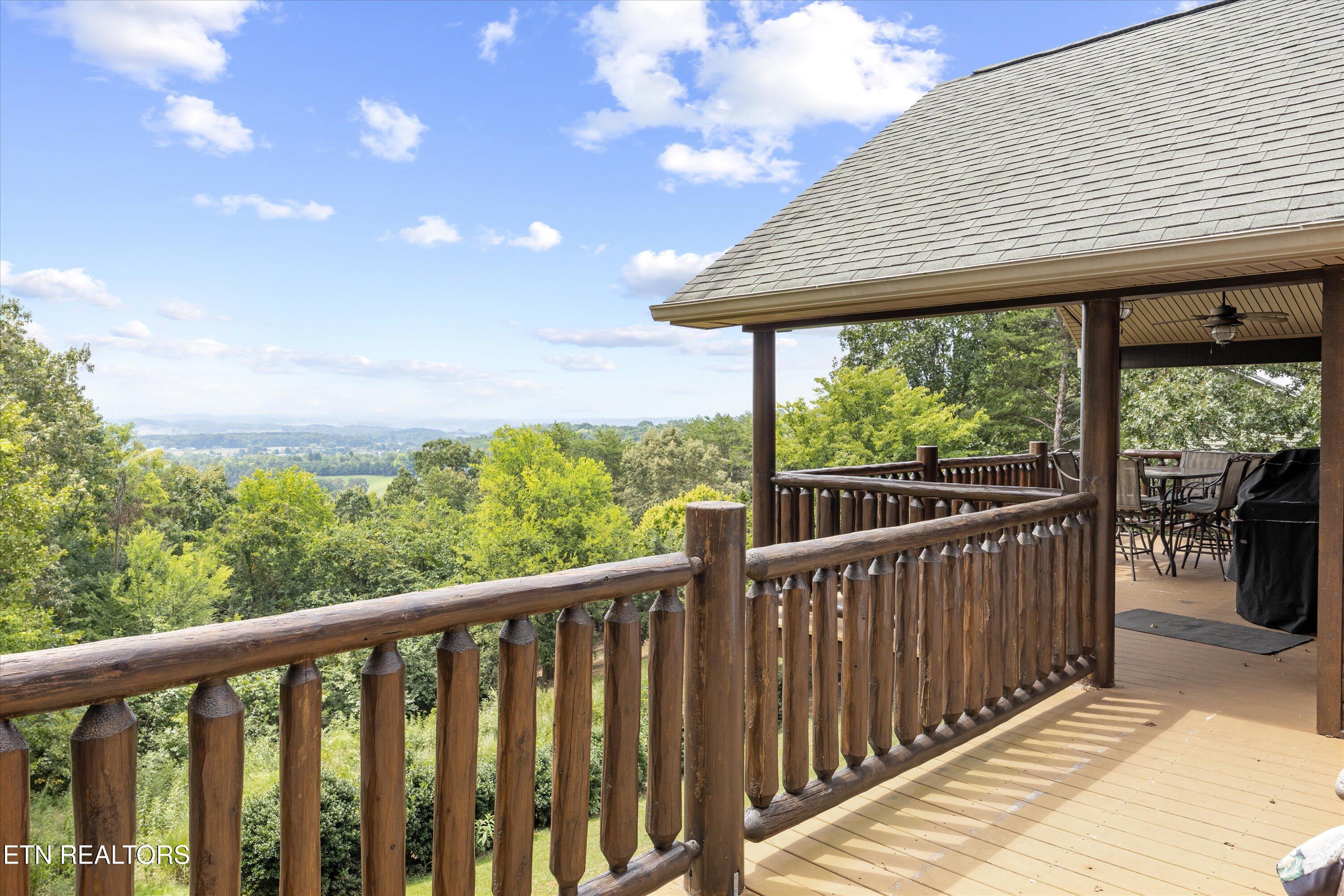 836 Sandra Way