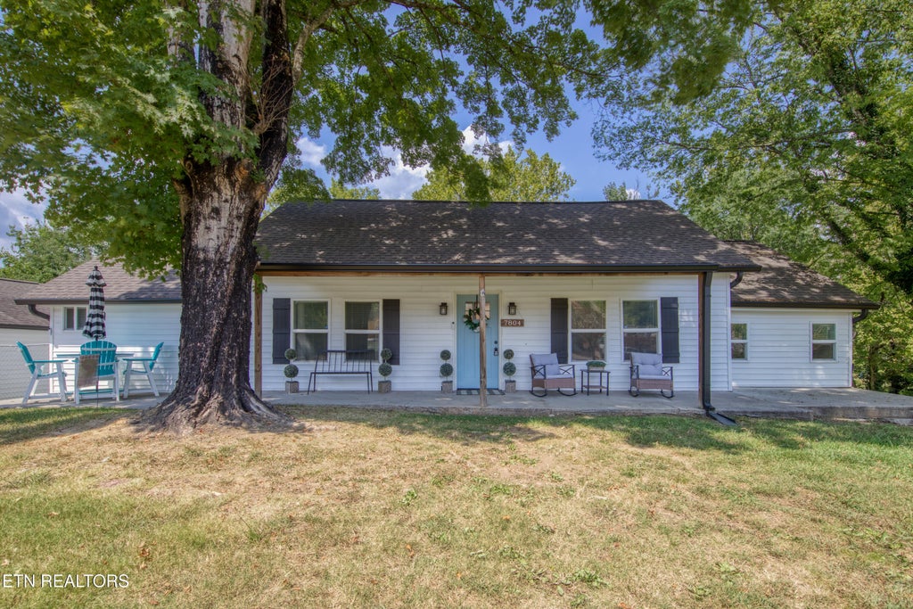 Photo of 7804 Sevierville Pike, Knoxville, TN 37920 (MLS # 1354413)