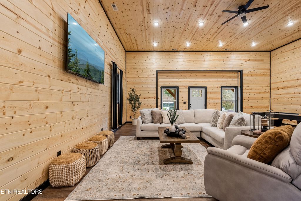 Photo of 2881 Caughorn Mountain Rd, Sevierville, TN 37876 (MLS # 1323260)