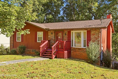 Photo of 1324 Iroquois St, Knoxville, TN 37915 (MLS # 1359611)