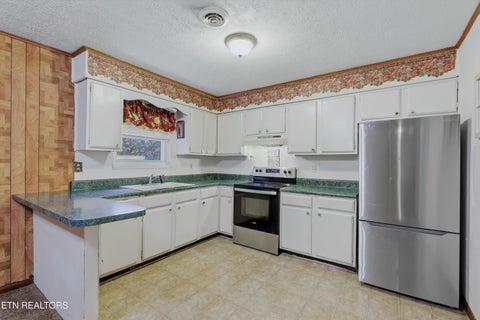 Tiny photo for 1324 Iroquois St, Knoxville, TN 37915 (MLS # 1359611)