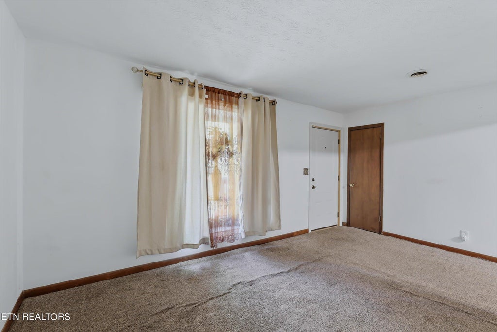 Photo of 1324 Iroquois St, Knoxville, TN 37915 (MLS # 1359611)