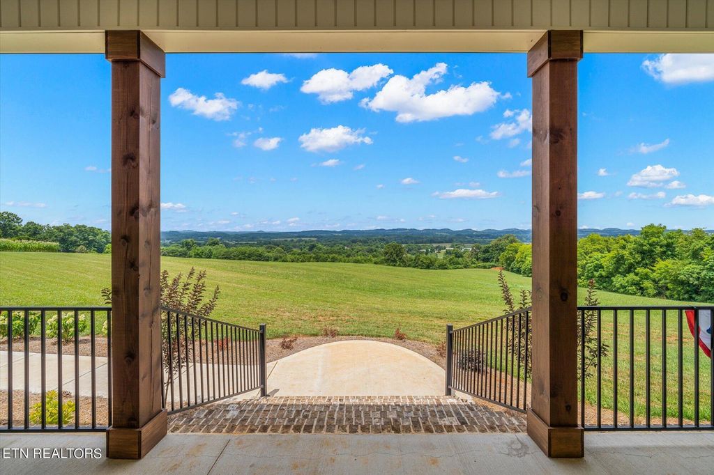 Photo of 901 Lynnwood Drive, Greenback, TN 37742 (MLS # 1268135)