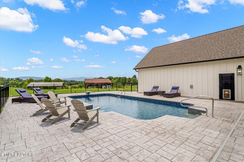 Photo of 901 Lynnwood Drive, Greenback, TN 37742 (MLS # 1268135)