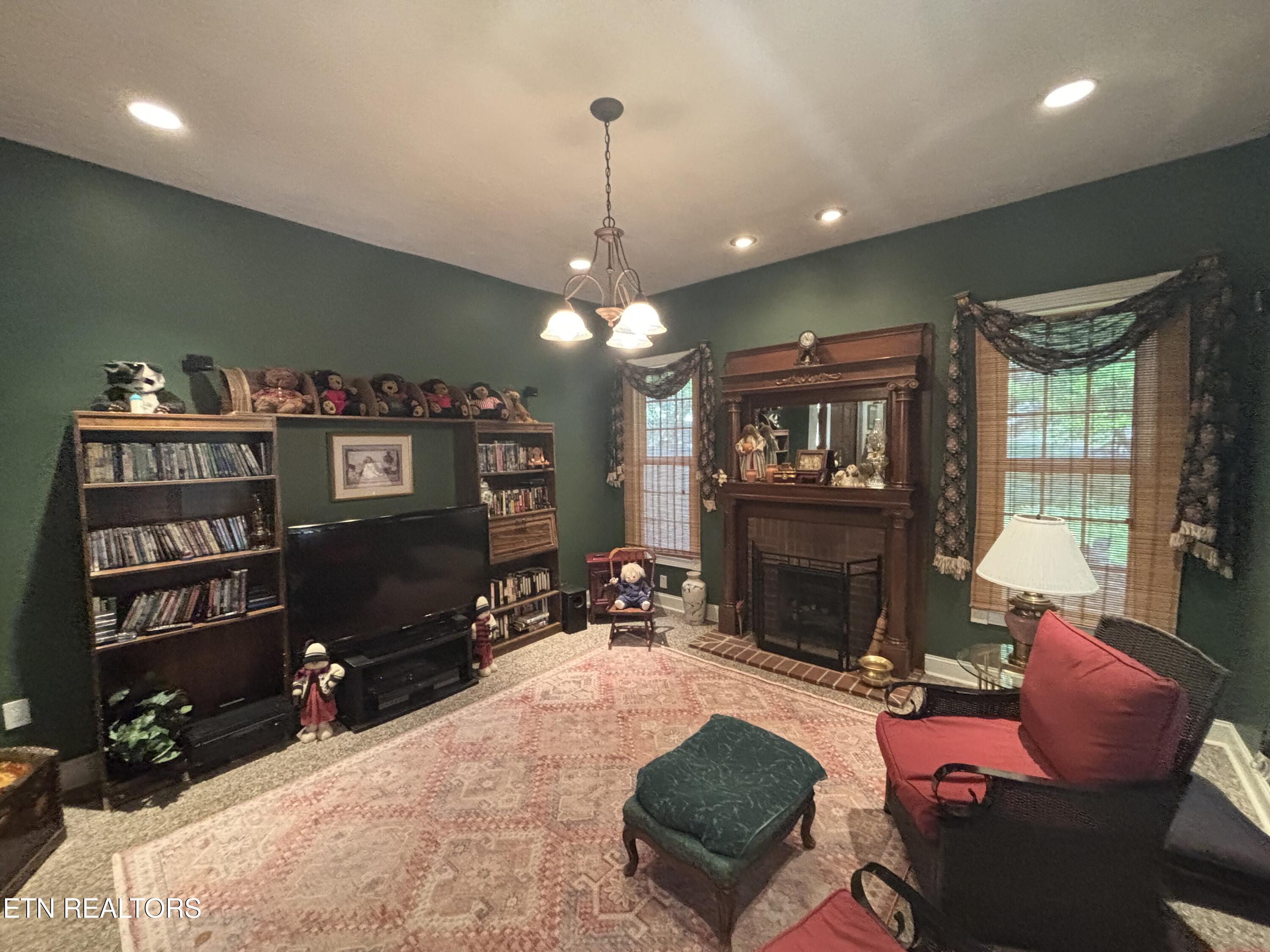 653 Cumberland Ave