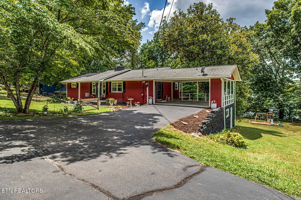 Photo of 2163 Sugar Grove Valley Rd, Harriman, TN 37748 (MLS # 1338870)