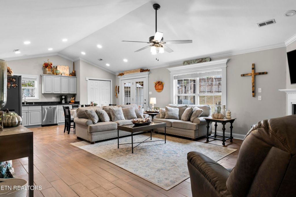 Photo of 918 Thunder Creek Drive, Maryville, TN 37801 (MLS # 1320319)