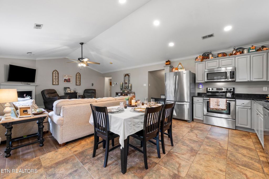 Photo of 918 Thunder Creek Drive, Maryville, TN 37801 (MLS # 1320319)