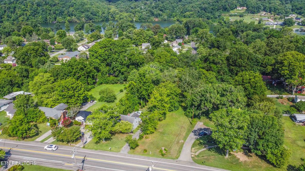 Photo of 509 Race St, Kingston, TN 37763 (MLS # 1308344)