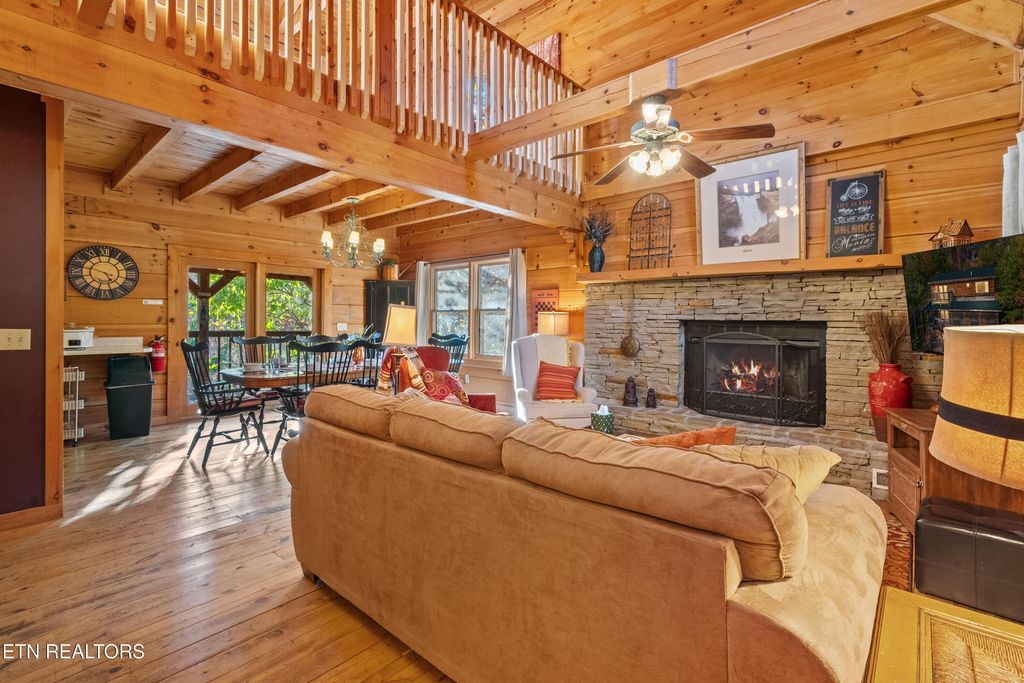 Photo of 934 Vixen Run, Gatlinburg, TN 37738 (MLS # 1330055)