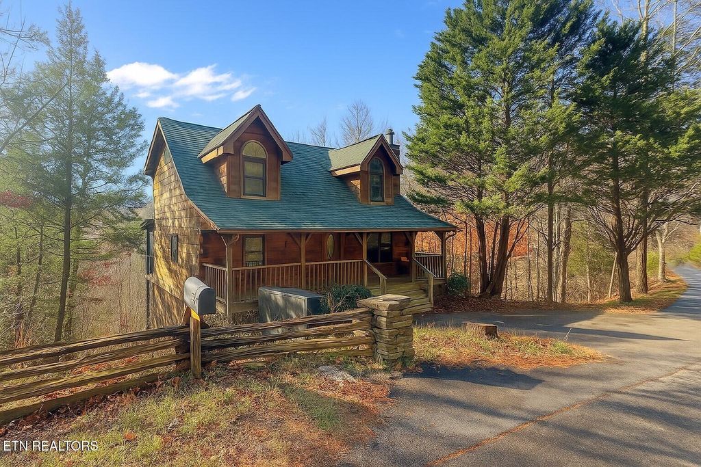 Photo of 934 Vixen Run, Gatlinburg, TN 37738 (MLS # 1330055)