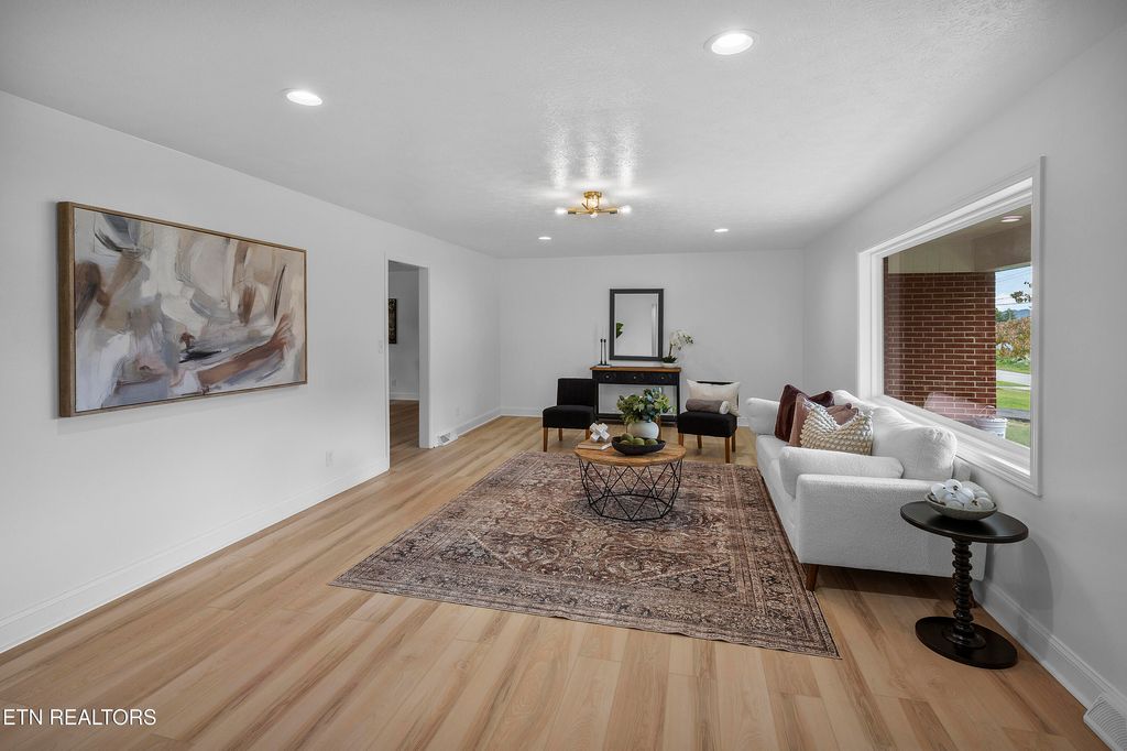 Photo of 212 Hiway Drive, Clinton, TN 37716 (MLS # 1318732)