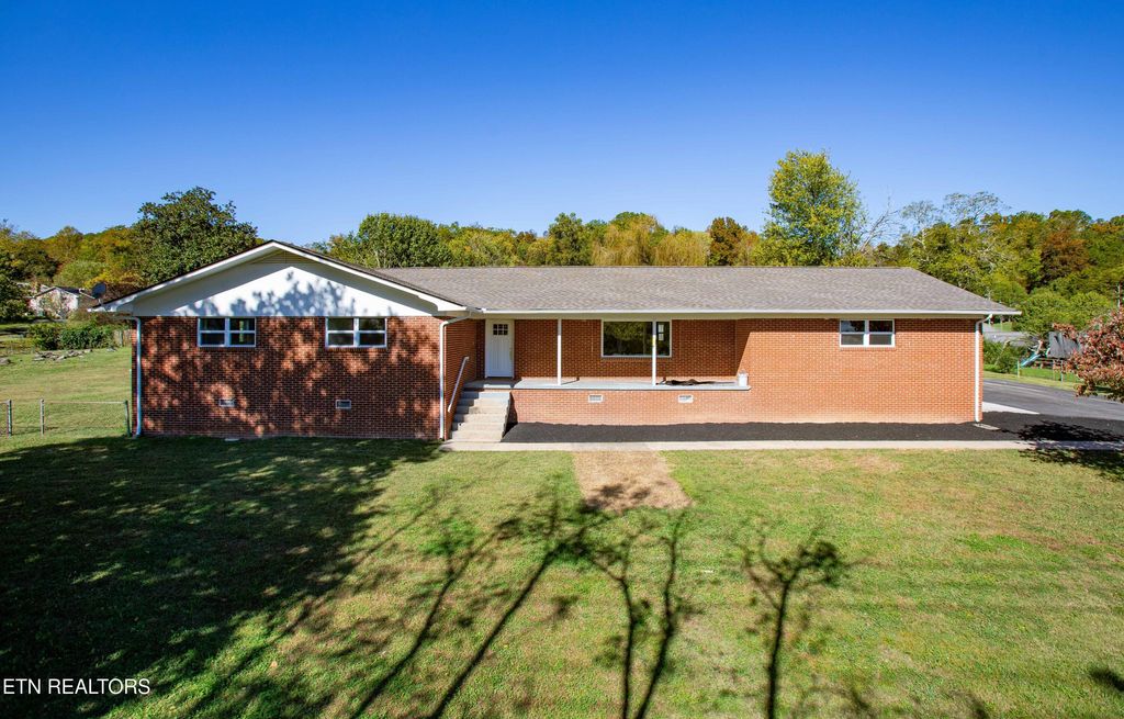 Photo of 212 Hiway Drive, Clinton, TN 37716 (MLS # 1318732)