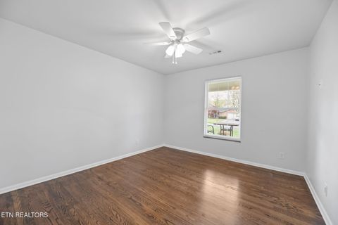 Tiny photo for 225 W Hills Rd, Knoxville, TN 37909 (MLS # 1297274)