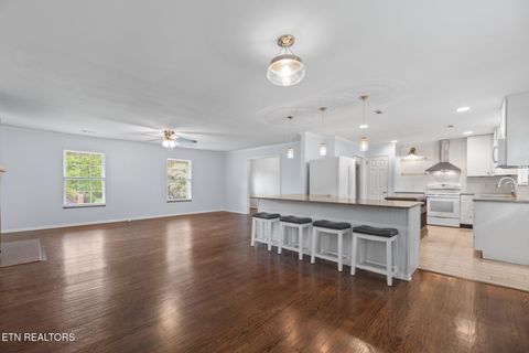 Tiny photo for 225 W Hills Rd, Knoxville, TN 37909 (MLS # 1297274)