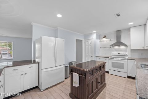 Tiny photo for 225 W Hills Rd, Knoxville, TN 37909 (MLS # 1297274)