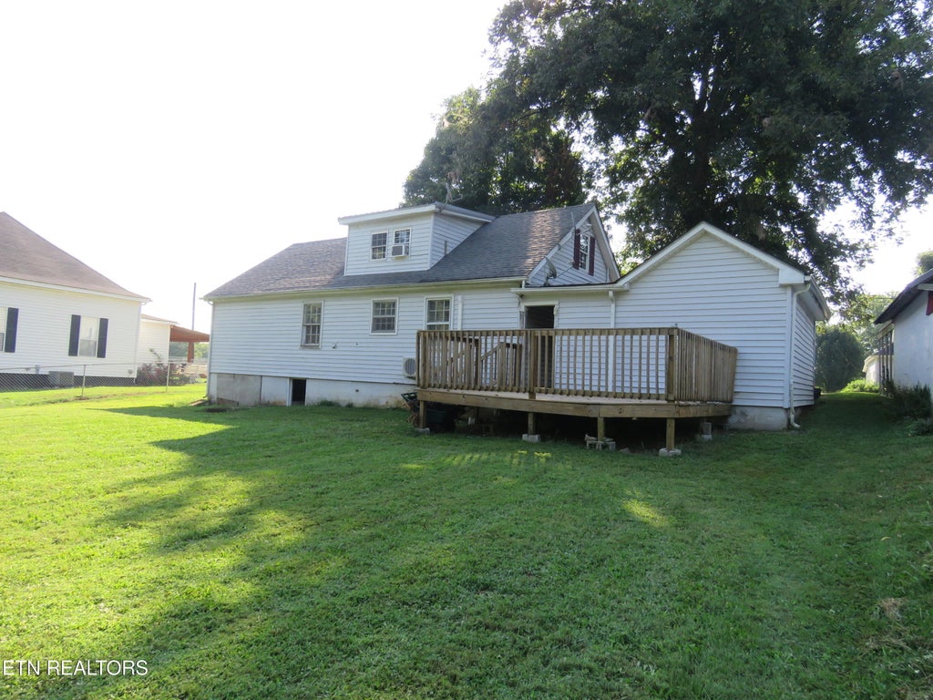 Photo of 505 N Chamberlain Ave, Rockwood, TN 37854 (MLS # 1354622)