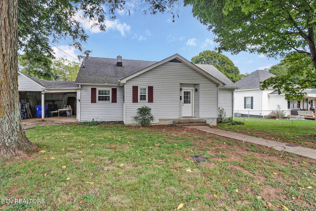 Photo of 505 N Chamberlain Ave, Rockwood, TN 37854 (MLS # 1354622)
