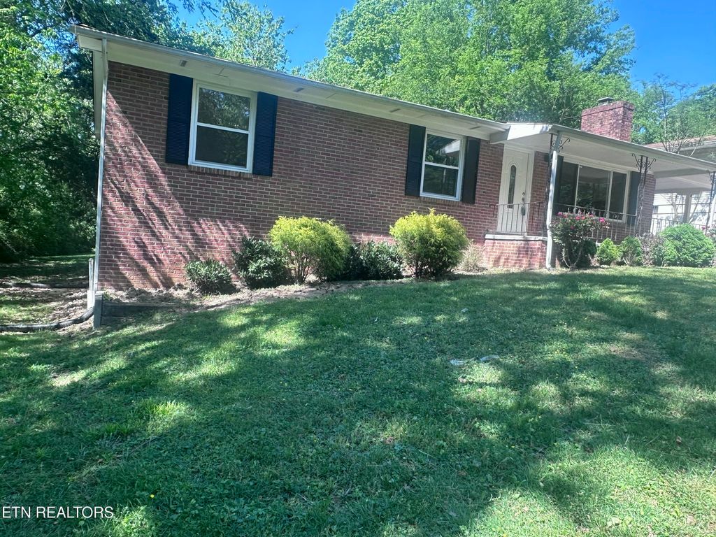 Photo of 2516 Wayland Ave, Knoxville, TN 37914 (MLS # 1337352)
