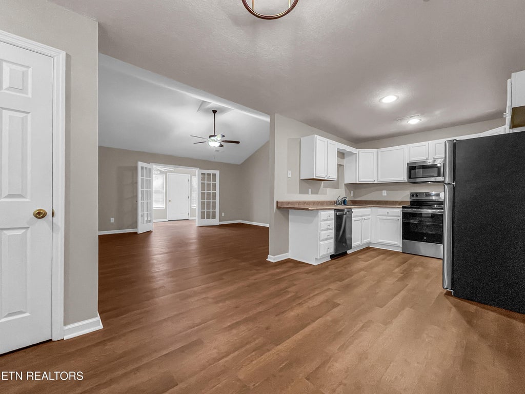 Photo of 450 Executive Meadows Drive, Lenoir City, TN 37771 (MLS # 1339666)
