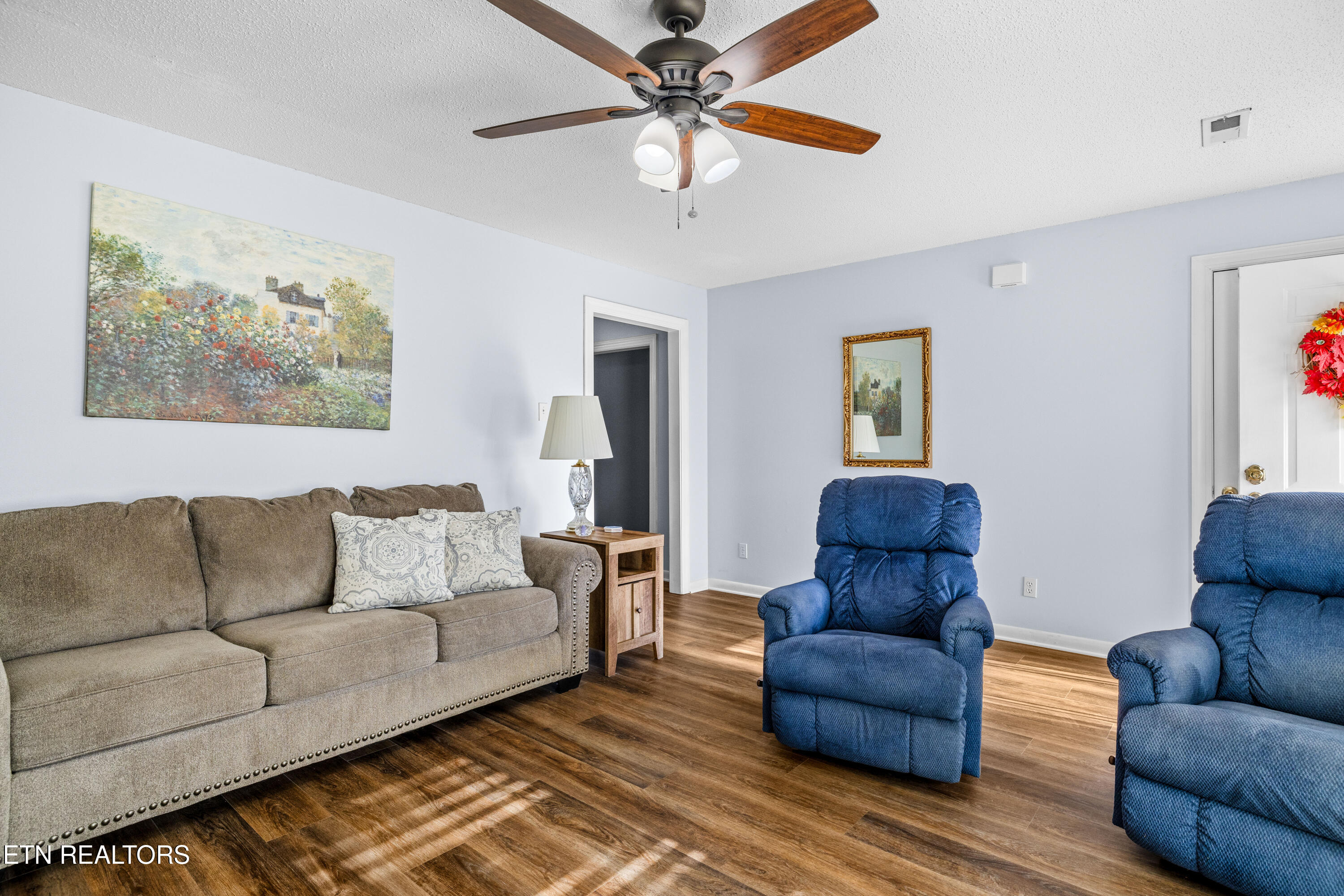 1232 Edinburgh Drive