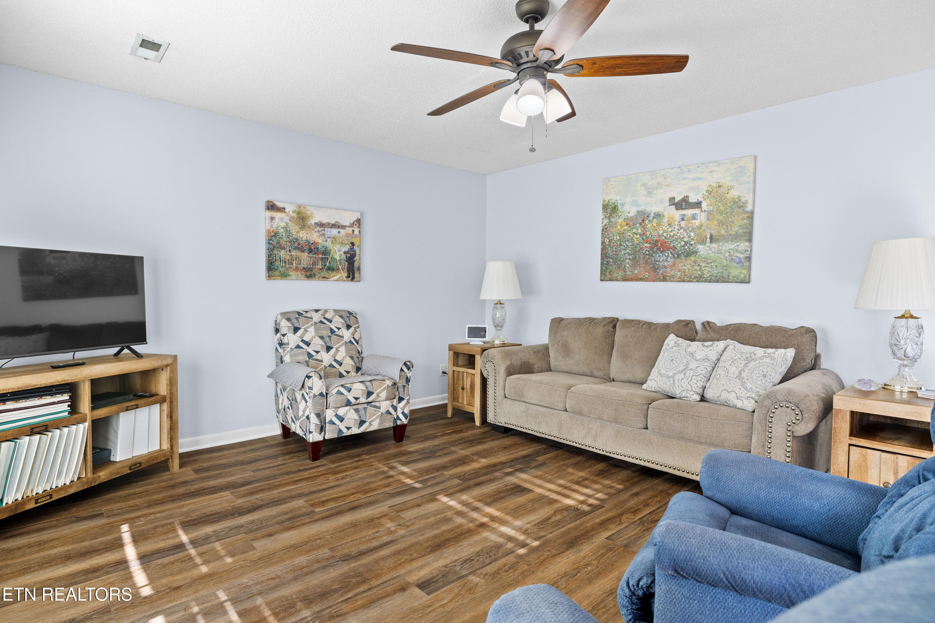 1232 Edinburgh Drive