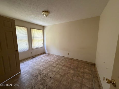Tiny photo for 146 Lancaster Rd, Oak Ridge, TN 37830 (MLS # 1355827)