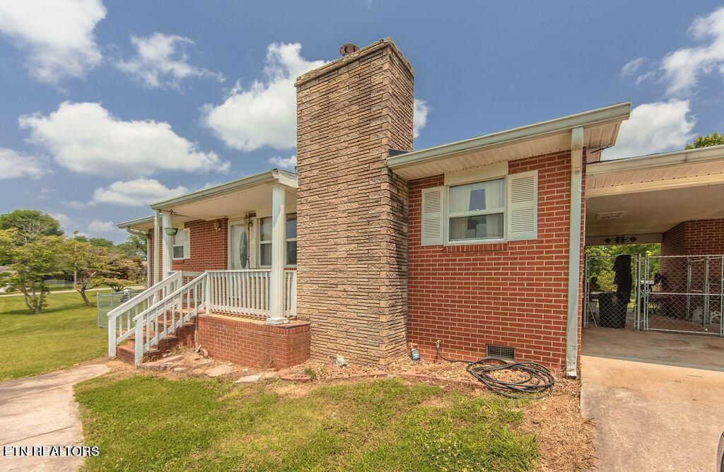 Photo of 107 Hillcrest Drive, Harriman, TN 37748 (MLS # 1334568)