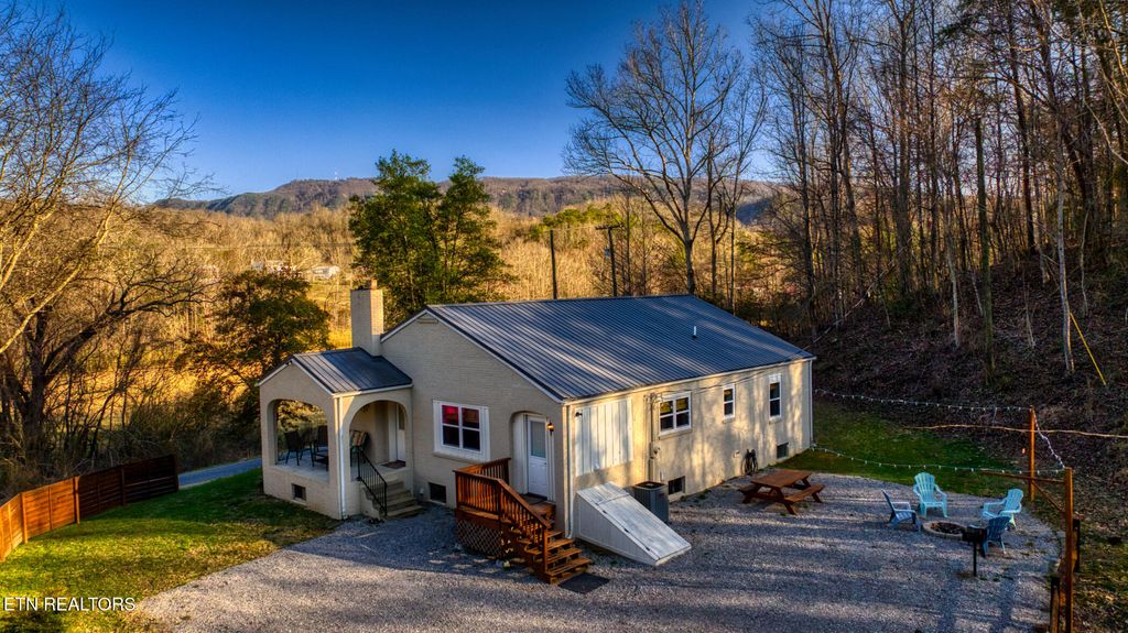 Photo of 1429 Dupont Rd, Seymour, TN 37865 (MLS # 1293013)