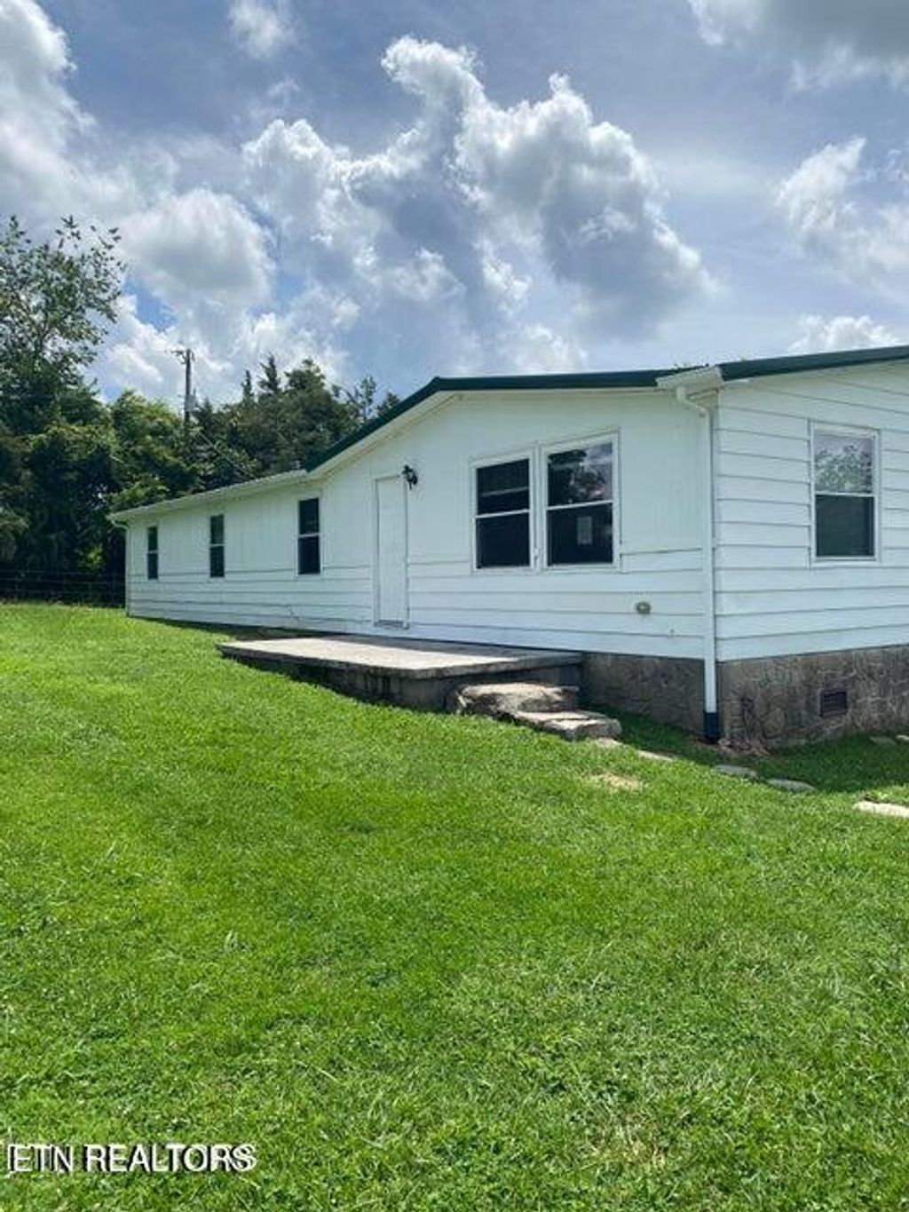 Photo of 609 S Carter School Rd, Strawberry Plains, TN 37871 (MLS # 1313378)
