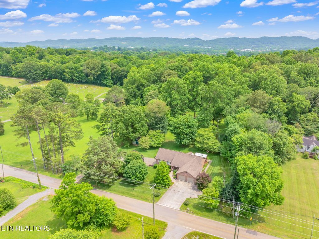 Photo of 7902 Bell Campground Rd, Powell, TN 37849 (MLS # 1304445)