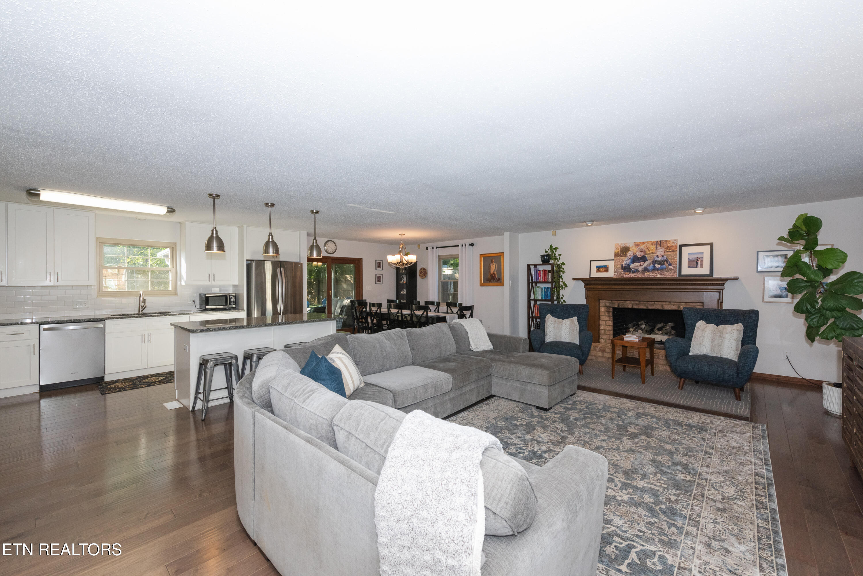 402 Montvale Station Rd