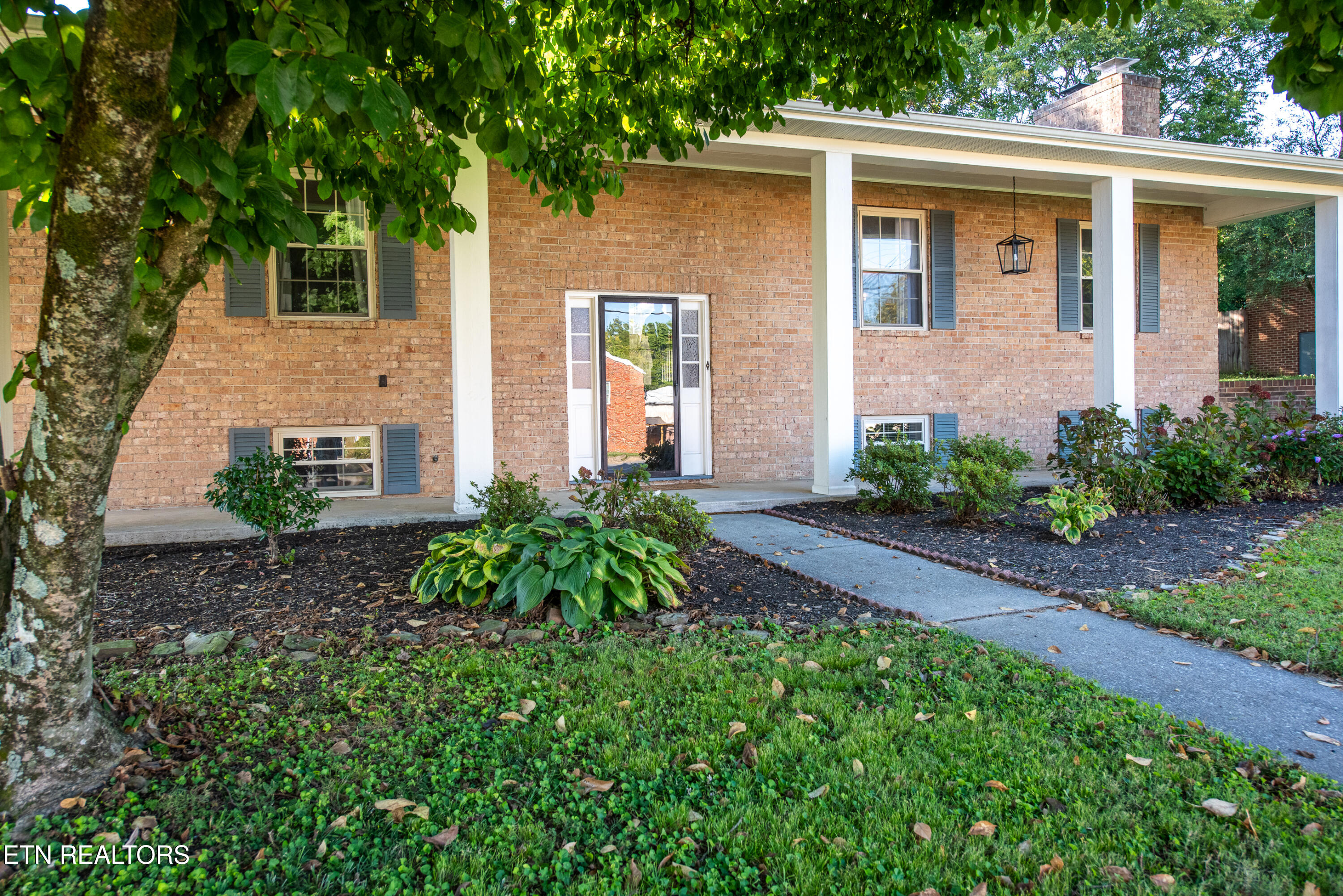 402 Montvale Station Rd