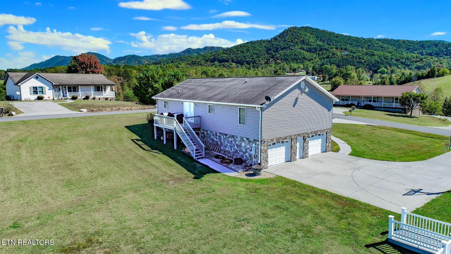 1114 Caleb Ln