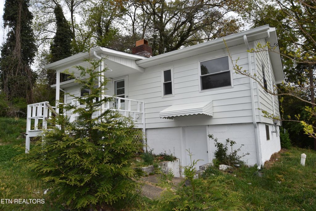 Photo of 100 W Geneva Lane, Oak Ridge, TN 37830 (MLS # 1335433)