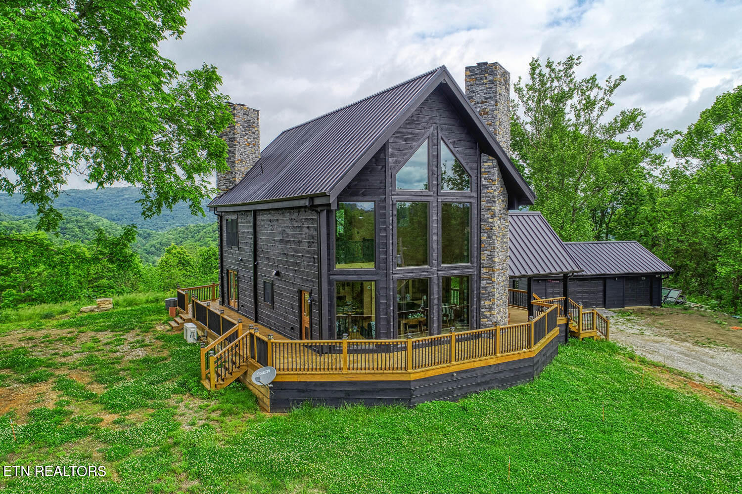 833 DUCK CREEK Rd