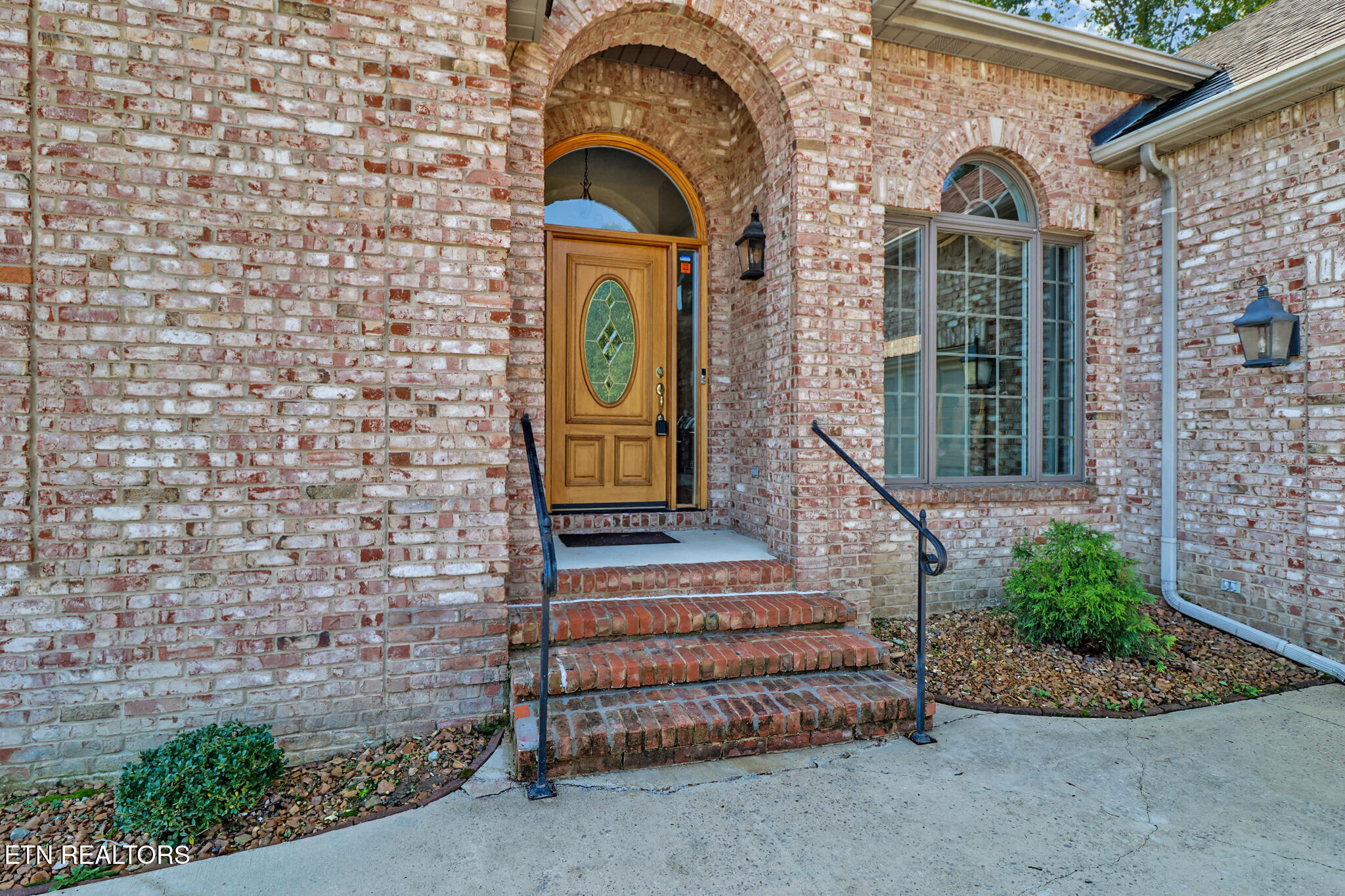 102 Bent Oak Terrace