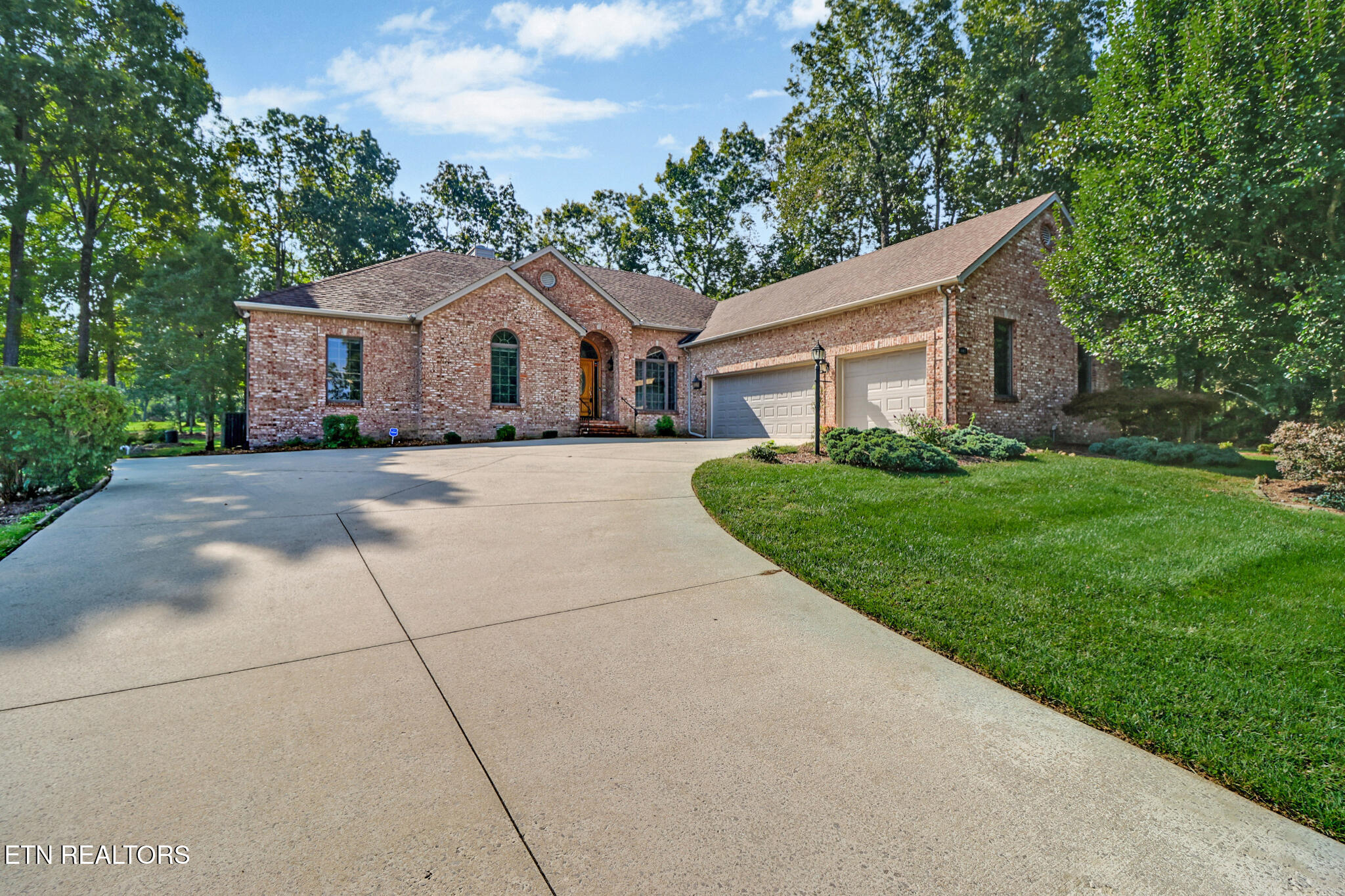 102 Bent Oak Terrace