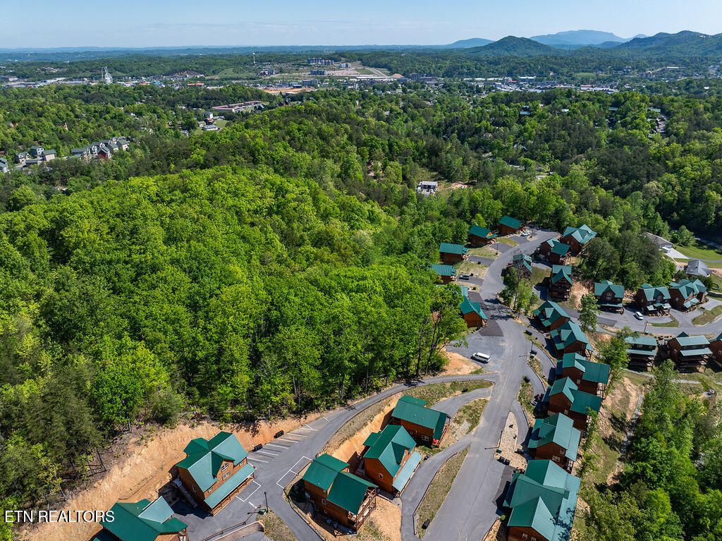 Photo of 826 String Run Way, Pigeon Forge, TN 37863 (MLS # 1338783)