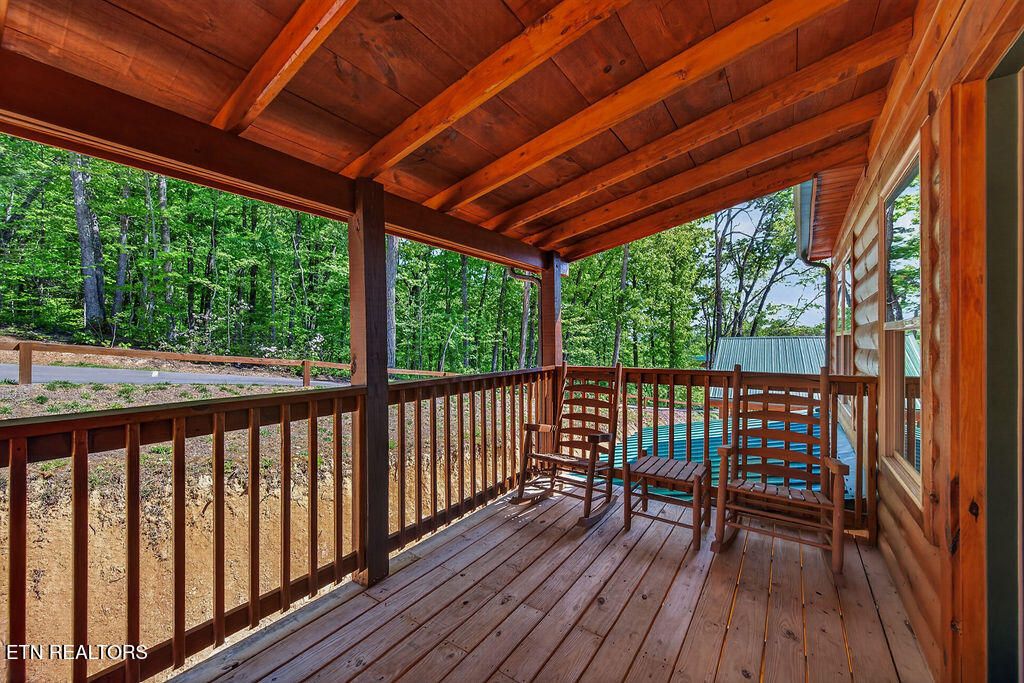 Photo of 826 String Run Way, Pigeon Forge, TN 37863 (MLS # 1338783)