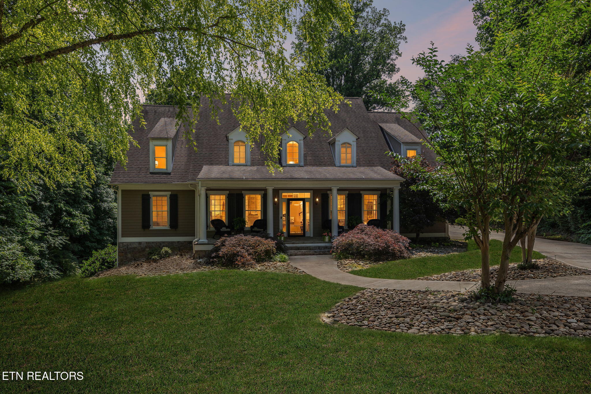 609 Commodore Lane